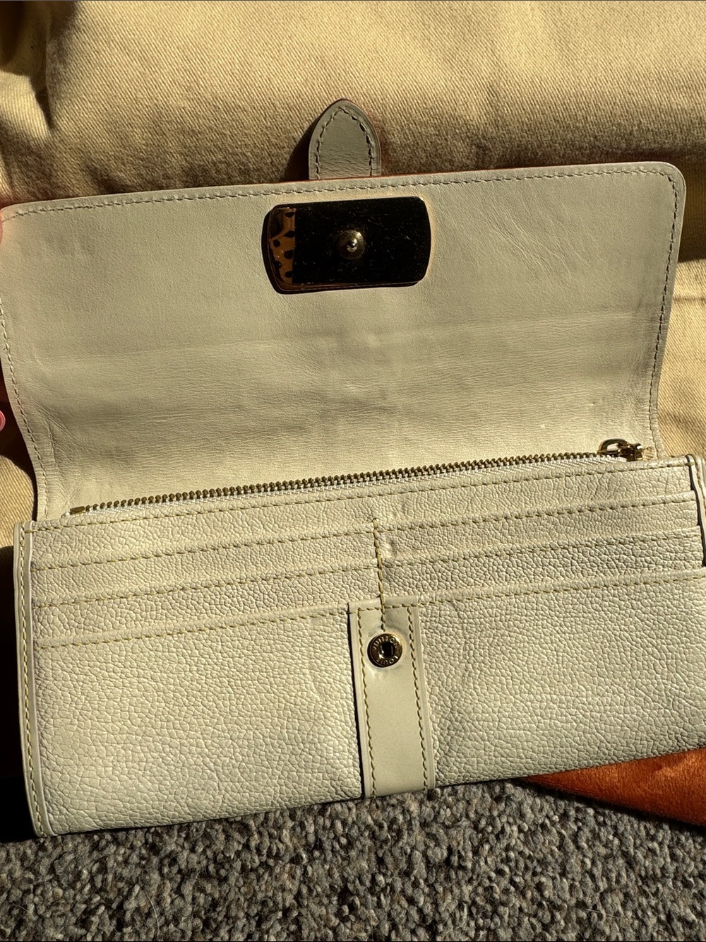 Louis Vuitton Cream Pebbled Leather Wallet with Gold Tone Hardware - Picture 5 of 6